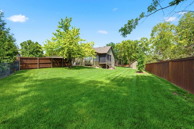 3845 N Lakecrest Ct, Wichita, KS 67205