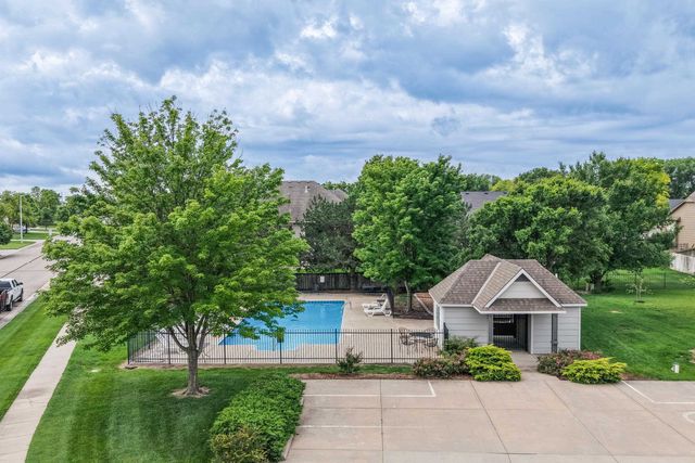 3845 N Lakecrest Ct, Wichita, KS 67205