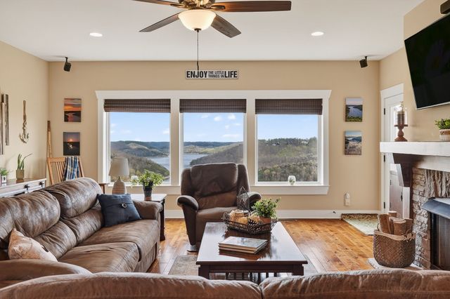 195 Coventry Way, Smithville, TN 37166