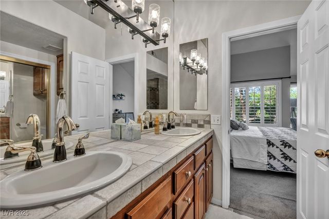 6954 Emerald Springs Lane, Las Vegas, NV 89113