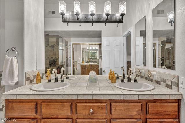 6954 Emerald Springs Lane, Las Vegas, NV 89113