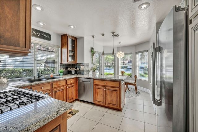 6954 Emerald Springs Lane, Las Vegas, NV 89113