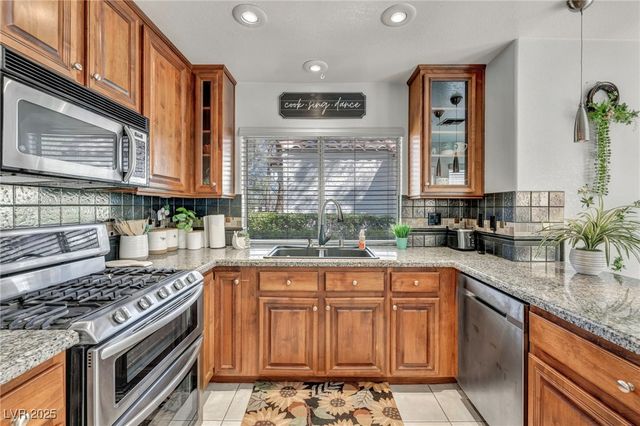 6954 Emerald Springs Lane, Las Vegas, NV 89113