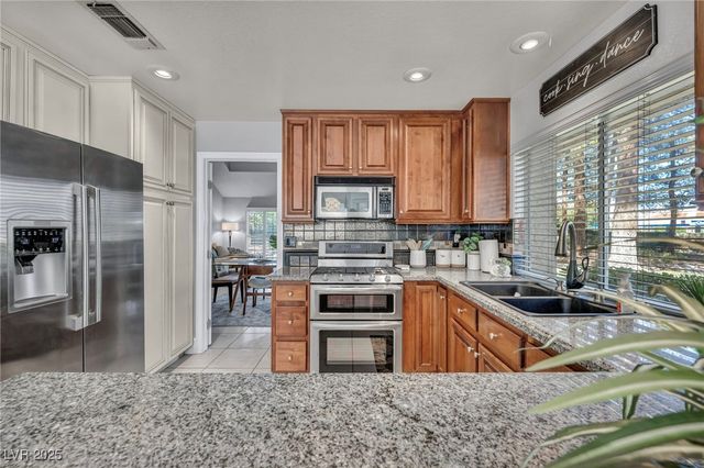 6954 Emerald Springs Lane, Las Vegas, NV 89113