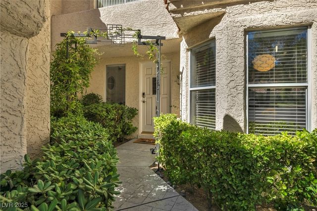 6954 Emerald Springs Lane, Las Vegas, NV 89113