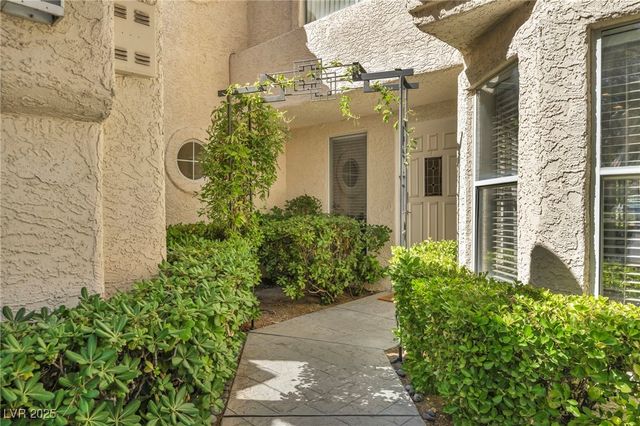 6954 Emerald Springs Lane, Las Vegas, NV 89113