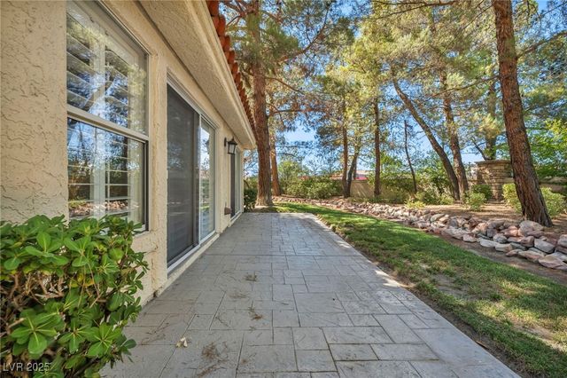 6954 Emerald Springs Lane, Las Vegas, NV 89113