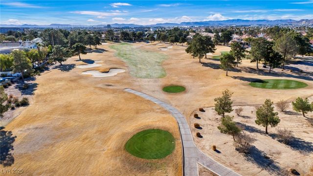 6954 Emerald Springs Lane, Las Vegas, NV 89113