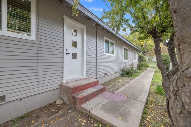 751 S G Street, Tulare, CA 93274