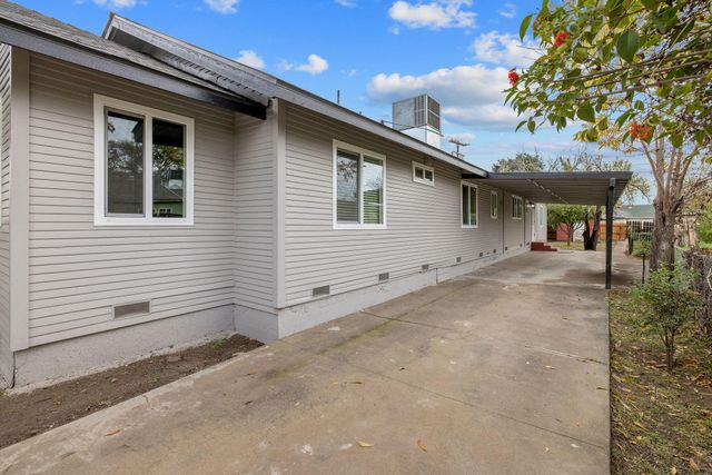 751 S G Street, Tulare, CA 93274