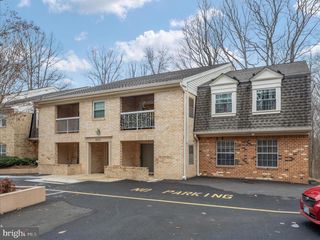 5833 COVE LANDING RD #304, Burke, VA 22015