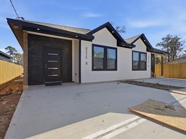 8216 Locksley Road B, Houston, TX 77075