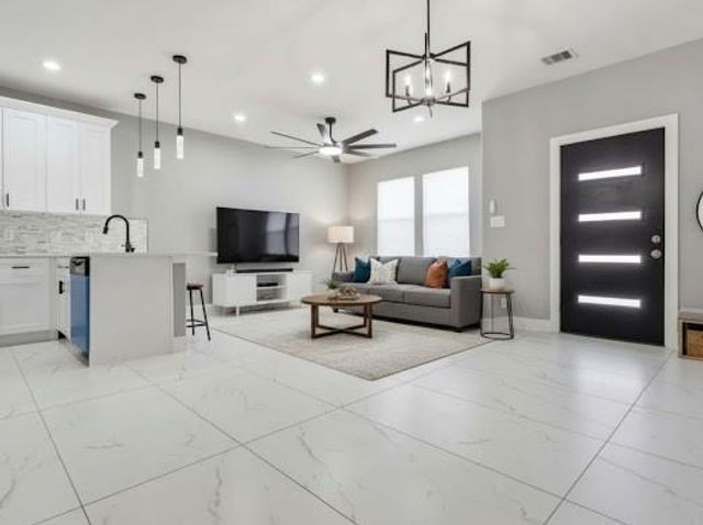 8216 Locksley Road B, Houston, TX 77075