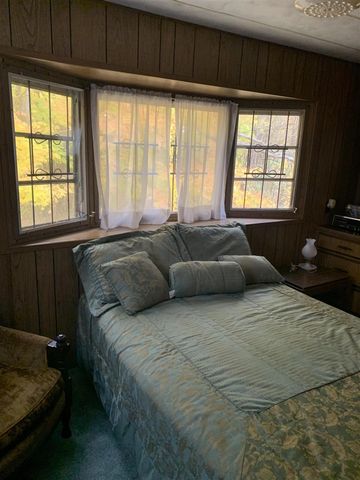 72348 34th Ave, Covert, MI 49043