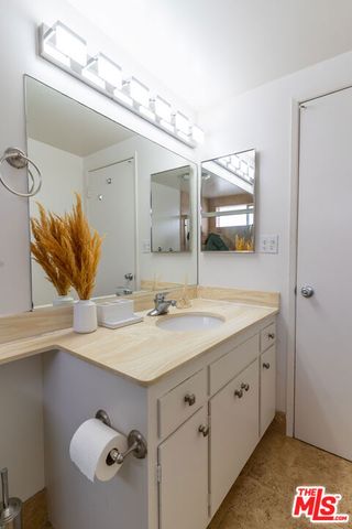 3900 Pacific Avenue, Marina Del Rey, CA 90292