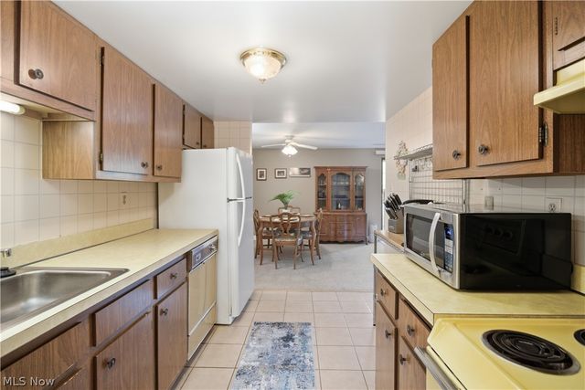 6895 Carriage Hill Drive, Brecksville, OH 44141