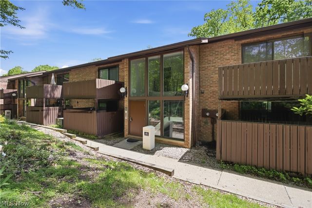 6895 Carriage Hill Drive, Brecksville, OH 44141