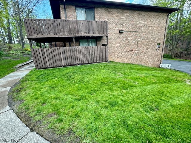 6895 Carriage Hill Drive, Brecksville, OH 44141