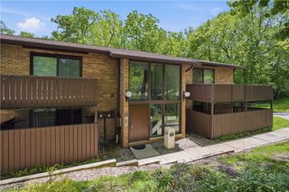 6895 Carriage Hill Drive, Brecksville, OH 44141