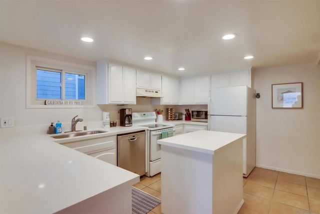 3455 57 Ocean Front Walk, San Diego, CA 92109