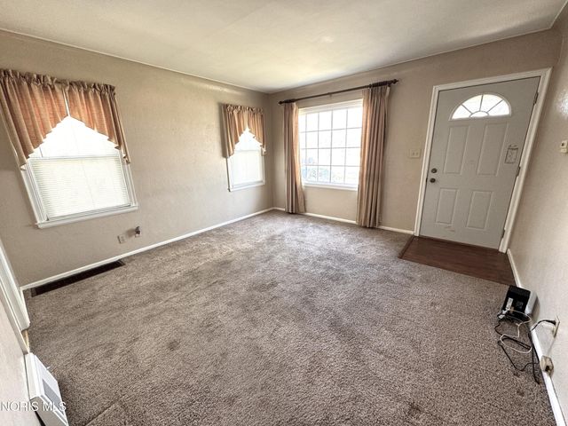 10 E Crawford Avenue, Toledo, OH 43612