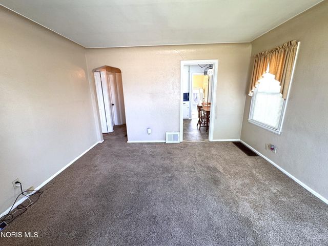 10 E Crawford Avenue, Toledo, OH 43612