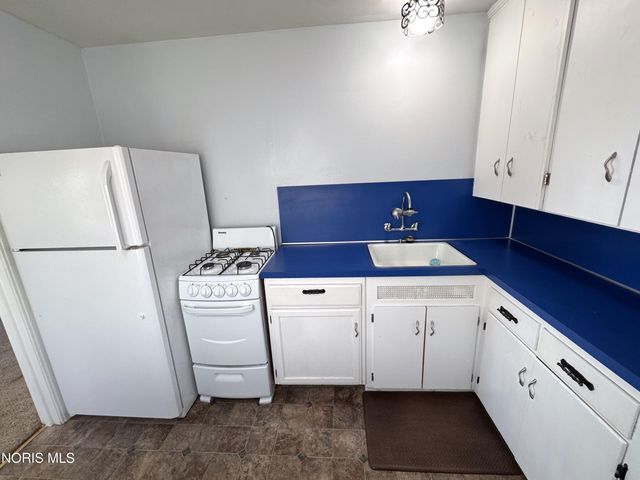 10 E Crawford Avenue, Toledo, OH 43612