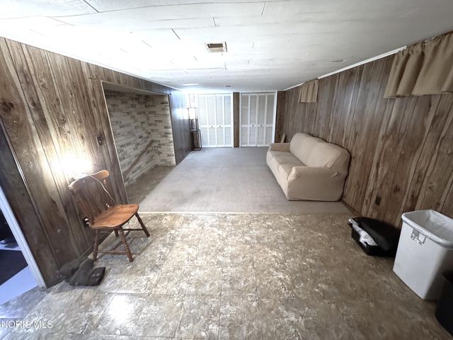 10 E Crawford Avenue, Toledo, OH 43612