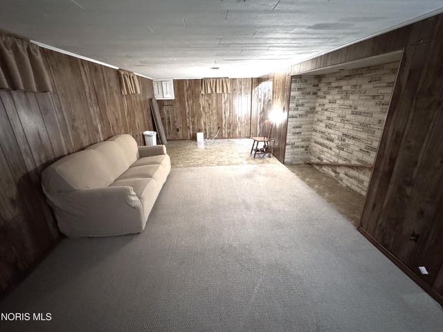 10 E Crawford Avenue, Toledo, OH 43612