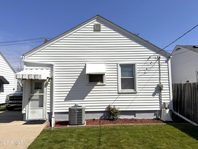 10 E Crawford Avenue, Toledo, OH 43612