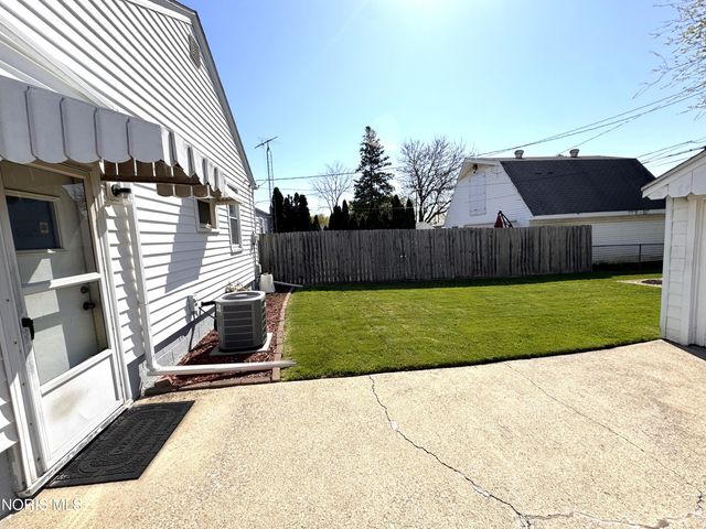 10 E Crawford Avenue, Toledo, OH 43612