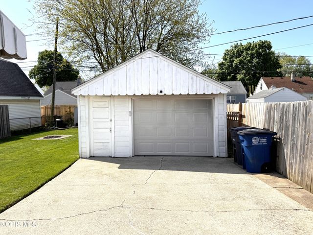 10 E Crawford Avenue, Toledo, OH 43612