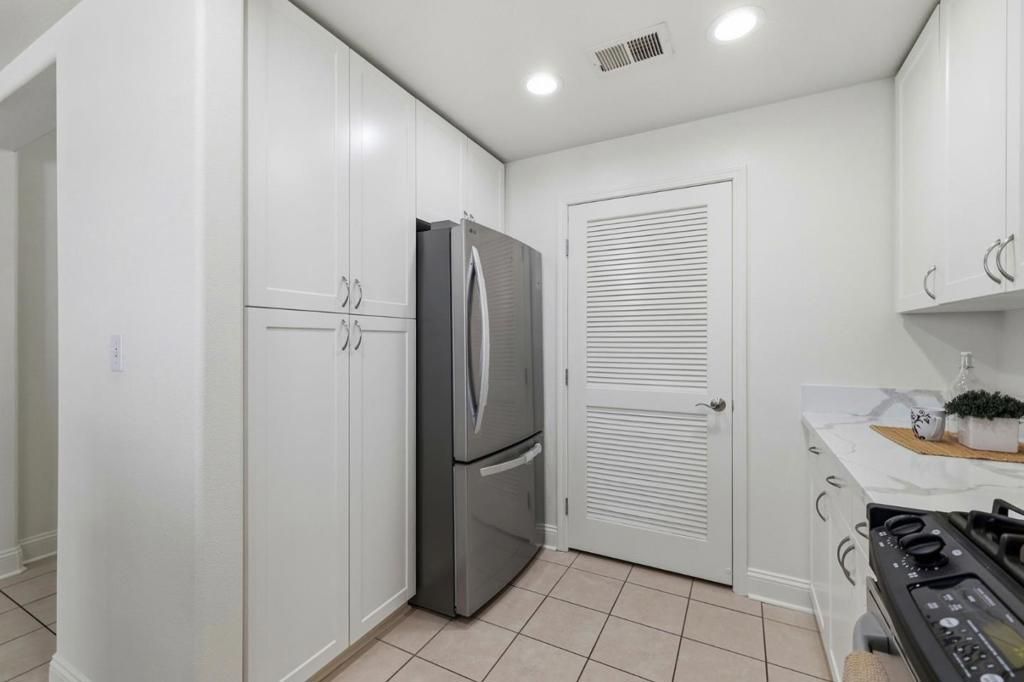 Image 9 of property listing at 3901 Lick Mill Boulevard 326, Santa Clara, CA 95054