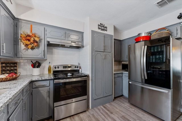 301 Hill Brook Lane, Conroe, TX 77385