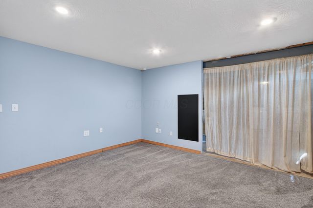 8033 Willowbrook Crsg Drive, Blacklick, OH 43004