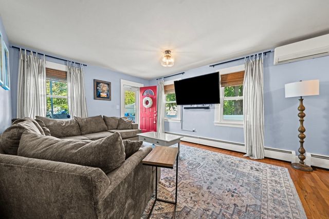 4 Hayward Pl, Hudson, NH 03051