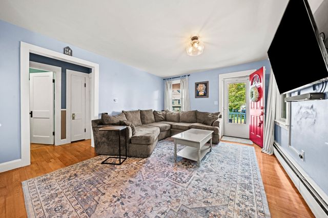 4 Hayward Pl, Hudson, NH 03051
