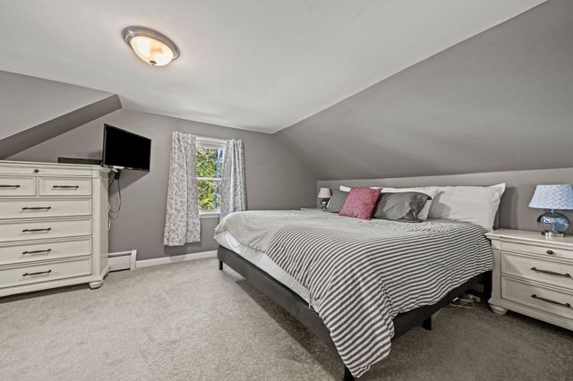 4 Hayward Pl, Hudson, NH 03051