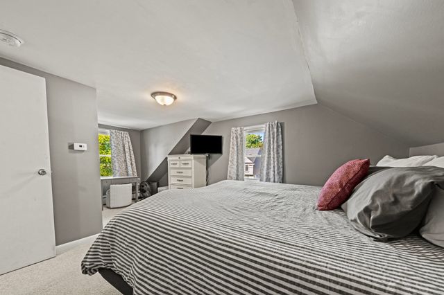 4 Hayward Pl, Hudson, NH 03051
