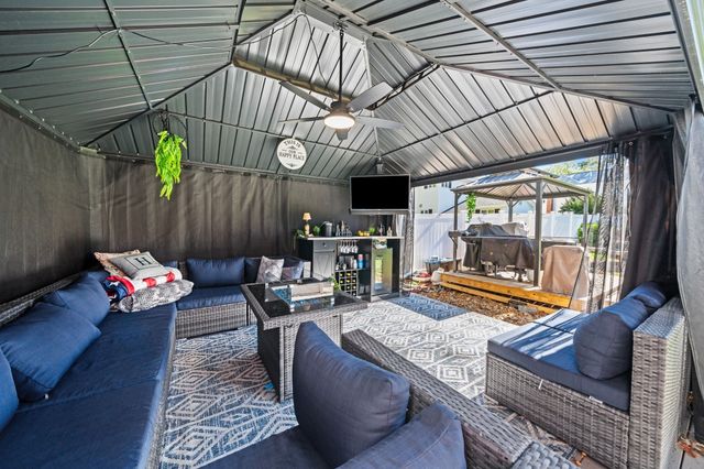 4 Hayward Pl, Hudson, NH 03051
