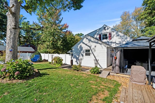 4 Hayward Pl, Hudson, NH 03051