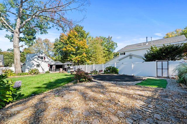4 Hayward Pl, Hudson, NH 03051