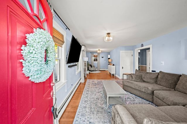 4 Hayward Pl, Hudson, NH 03051
