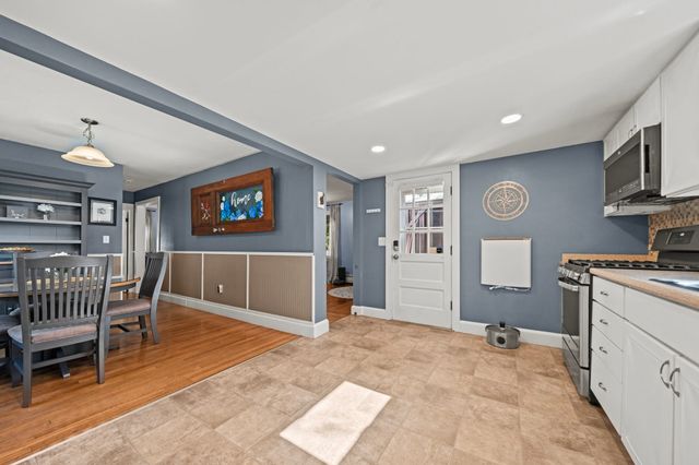 4 Hayward Pl, Hudson, NH 03051
