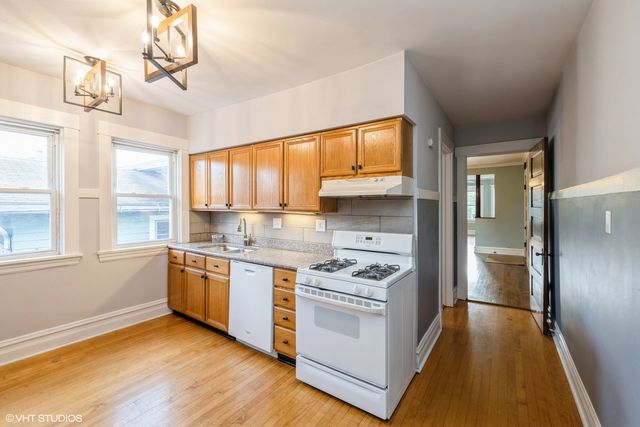 108 Clinton Avenue 2, Oak Park, IL 60302