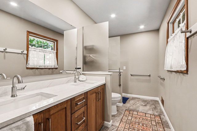3020 Kalarama Avenue, Portage City, MI 49024