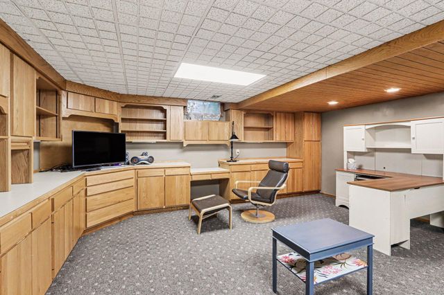 3020 Kalarama Avenue, Portage City, MI 49024