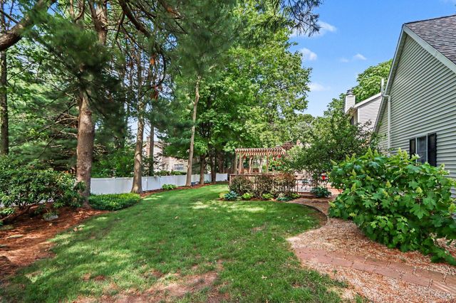 3020 Kalarama Avenue, Portage City, MI 49024