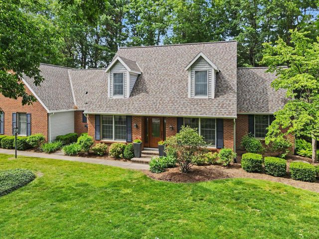 3020 Kalarama Avenue, Portage City, MI 49024