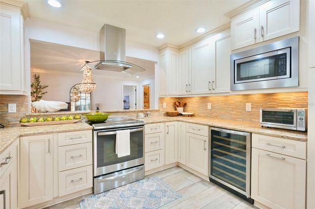 4717 E TRAILS DRIVE, Sarasota, FL 34232